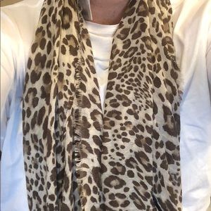 Leopard infinity scarf
